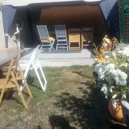 A L'ombre De La Cascade Apartment *